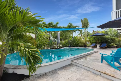 Exterior - 99 Palm Dr, Key West, FL 33040 photo 6 of 8