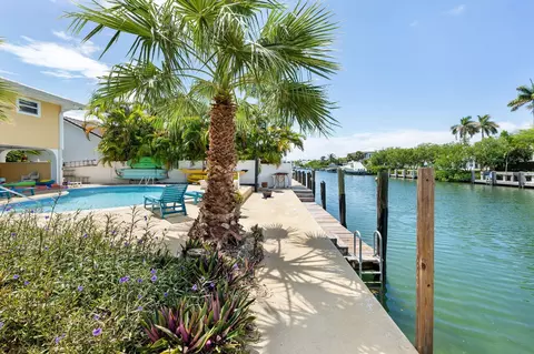 Exterior - 581 12th St #KEY colony, Key Colony Beach, FL 33051 photo 4 of 14