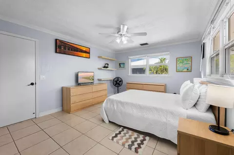 Bedroom - 581 12th St #KEY colony, Key Colony Beach, FL 33051 photo 5 of 6