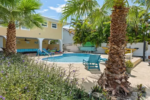 Exterior - 581 12th St #KEY colony, Key Colony Beach, FL 33051 photo 9 of 14