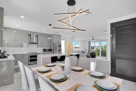 Dining - 835 837 Copa D Oro, Marathon, FL 33050 photo 2 of 4
