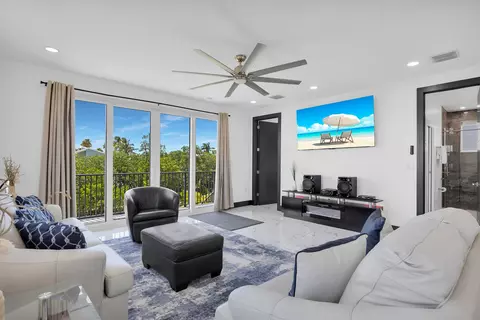 Living - 835 837 Copa D Oro, Marathon, FL 33050 photo 3 of 4