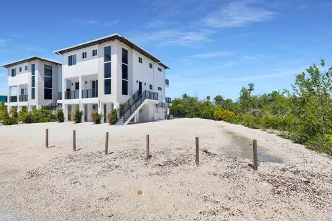 Exterior - 835 837 Copa D Oro, Marathon, FL 33050 photo 3 of 8