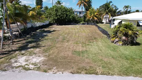 57529 Bailey St, Marathon, FL 33050 photo 2