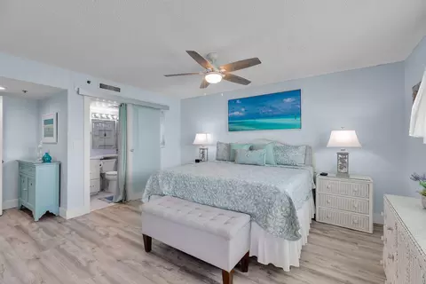 Bedroom - 135 Coco Plum Dr #4C, Marathon, FL 33050 photo 2 of 5