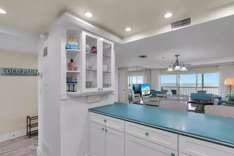 Kitchen - 135 Coco Plum Dr #4C, Marathon, FL 33050 photo 4 of 4