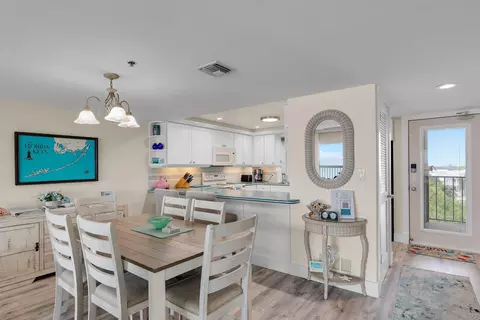 Dining - 135 Coco Plum Dr #4C, Marathon, FL 33050 photo 2 of 2