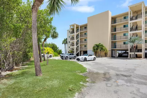 Exterior - 135 Coco Plum Dr #4C, Marathon, FL 33050 photo 6 of 9