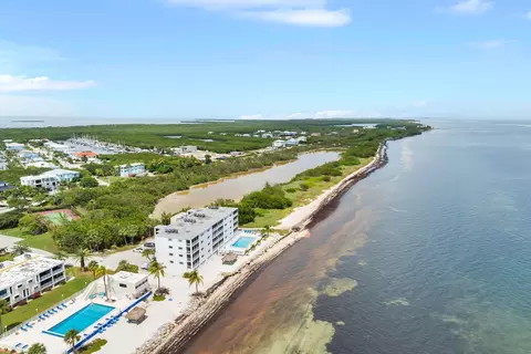 View/Area - 135 Coco Plum Dr #4C, Marathon, FL 33050 photo 7 of 9