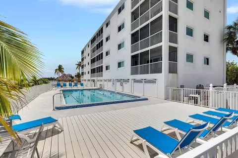 Exterior - 135 Coco Plum Dr #4C, Marathon, FL 33050 photo 4 of 9