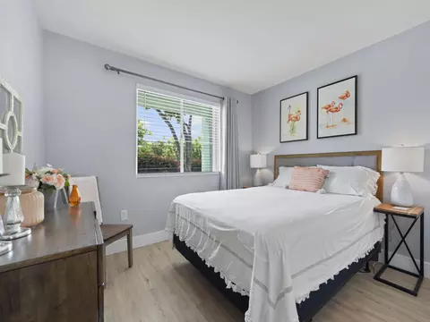 Bedroom - 98321 Windward Ave, Key Largo, FL 33037 photo 4 of 4
