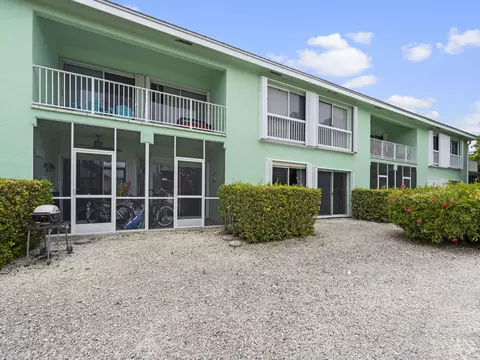 Exterior - 98321 Windward Ave, Key Largo, FL 33037 photo 2 of 12