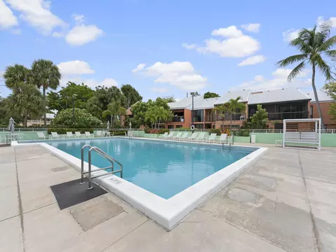 Exterior - 98321 Windward Ave, Key Largo, FL 33037 photo 7 of 12