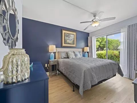 Bedroom - 98321 Windward Ave, Key Largo, FL 33037 photo 1 of 4