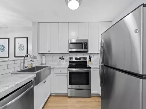 Kitchen - 98321 Windward Ave, Key Largo, FL 33037 photo 2 of 2