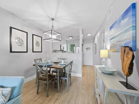 Dining - 98321 Windward Ave, Key Largo, FL 33037 photo 3 of 4