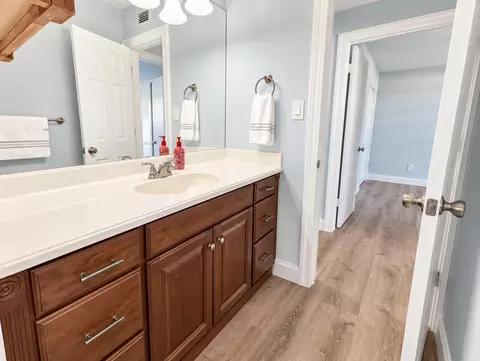 Bath - 23 Snapper Ave, Key Largo, FL 33037 photo 2 of 3