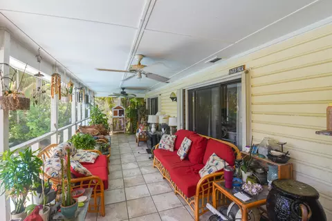 Exterior - 545 Ixora Dr, Big Pine Key, FL 33043 photo 2 of 9