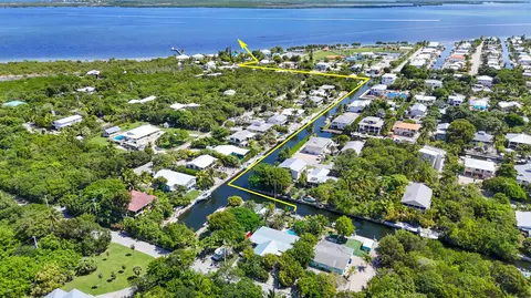 View/Area - 545 Ixora Dr, Big Pine Key, FL 33043 photo 6 of 7