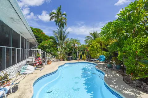 Exterior - 545 Ixora Dr, Big Pine Key, FL 33043 photo 6 of 9