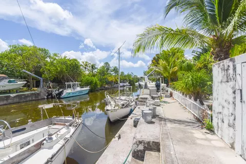 Exterior - 545 Ixora Dr, Big Pine Key, FL 33043 photo 8 of 9