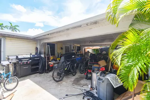 Exterior - 545 Ixora Dr, Big Pine Key, FL 33043 photo 4 of 9