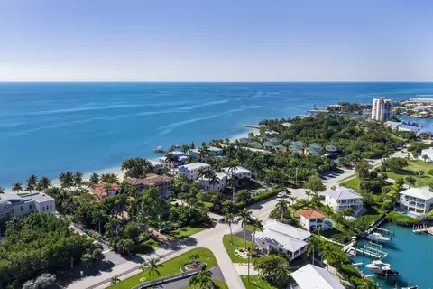 View/Area - 117 Coco Plum Dr #D2, Marathon, FL 33050 photo 8 of 12