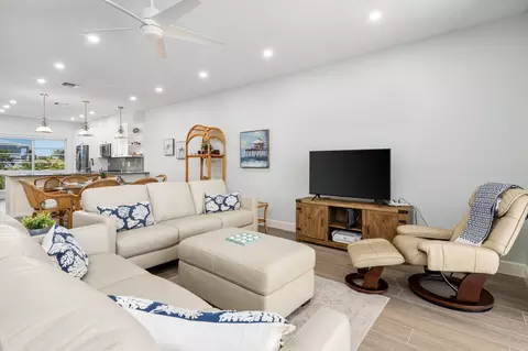 Living - 117 Coco Plum Dr #D2, Marathon, FL 33050 photo 3 of 3