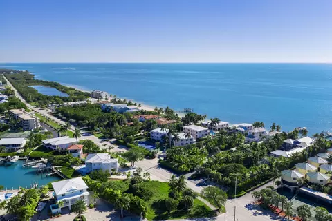View/Area - 117 Coco Plum Dr #D2, Marathon, FL 33050 photo 7 of 12