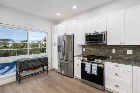 Kitchen - 117 Coco Plum Dr #D2, Marathon, FL 33050 photo 2 of 3