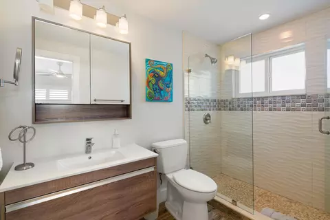 Bath - 202 Atlantic Blvd, Key Largo, FL 33037 photo 4 of 6