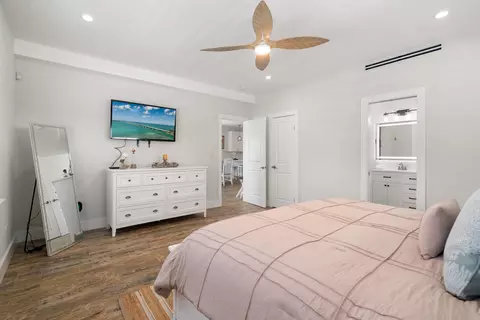 Bedroom - 202 Atlantic Blvd, Key Largo, FL 33037 photo 2 of 7