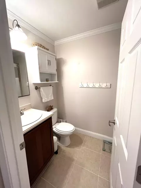 Bath - 320 24th Street Ocean Street Ocean, Marathon, FL 33050 photo 1 of 4