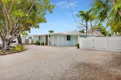 Exterior - 970 95th Street Ocean Street Ocean, Marathon, FL 33050 photo 4 of 15