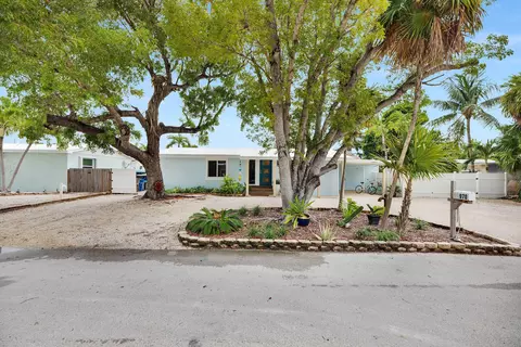 Exterior - 970 95th Street Ocean Street Ocean, Marathon, FL 33050 photo 2 of 15