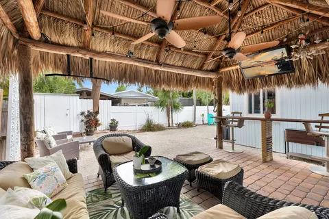Exterior - 970 95th Street Ocean Street Ocean, Marathon, FL 33050 photo 6 of 15