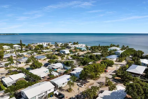 View/Area - 970 95th Street Ocean Street Ocean, Marathon, FL 33050 photo 1 of 4
