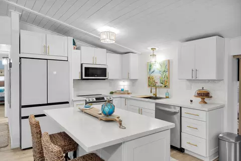 Kitchen - 970 95th Street Ocean Street Ocean, Marathon, FL 33050 photo 1 of 5