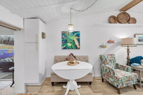 Dining - 970 95th Street Ocean Street Ocean, Marathon, FL 33050 photo 1 of 1