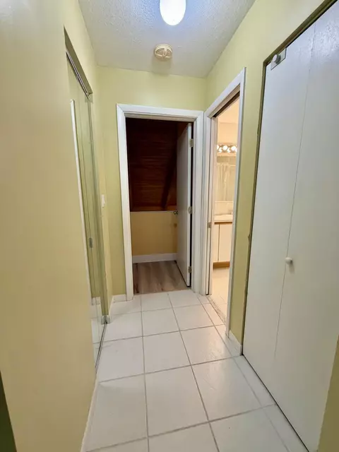 Entry Way - 6 Atlantic Dr, Key Largo, FL 33037 photo 2 of 3
