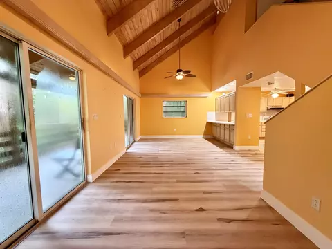 Living - 6 Atlantic Dr, Key Largo, FL 33037 photo 9 of 13