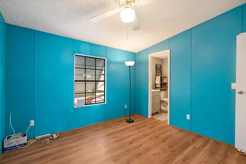 Bedroom - 252 Oleander Dr, Key Largo, FL 33037 photo 2 of 4