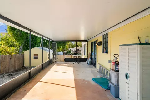 Exterior - 252 Oleander Dr, Key Largo, FL 33037 photo 2 of 6