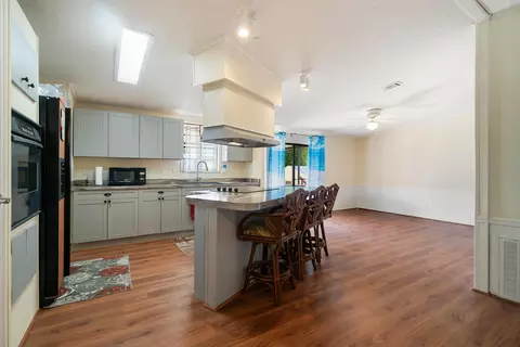 Kitchen - 252 Oleander Dr, Key Largo, FL 33037 photo 1 of 3