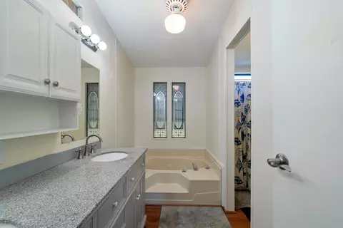 Bath - 252 Oleander Dr, Key Largo, FL 33037 photo 3 of 3