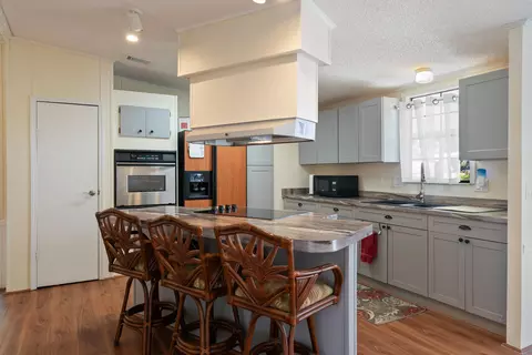Kitchen - 252 Oleander Dr, Key Largo, FL 33037 photo 2 of 3