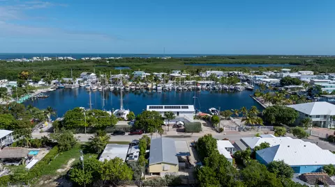 View/Area - 252 Oleander Dr, Key Largo, FL 33037 photo 1 of 10