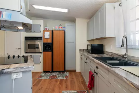 Kitchen - 252 Oleander Dr, Key Largo, FL 33037 photo 3 of 3
