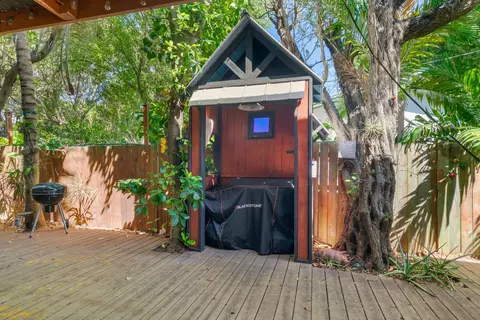 Exterior - 8 Cactus Dr, Key West, FL 33040 photo 5 of 7