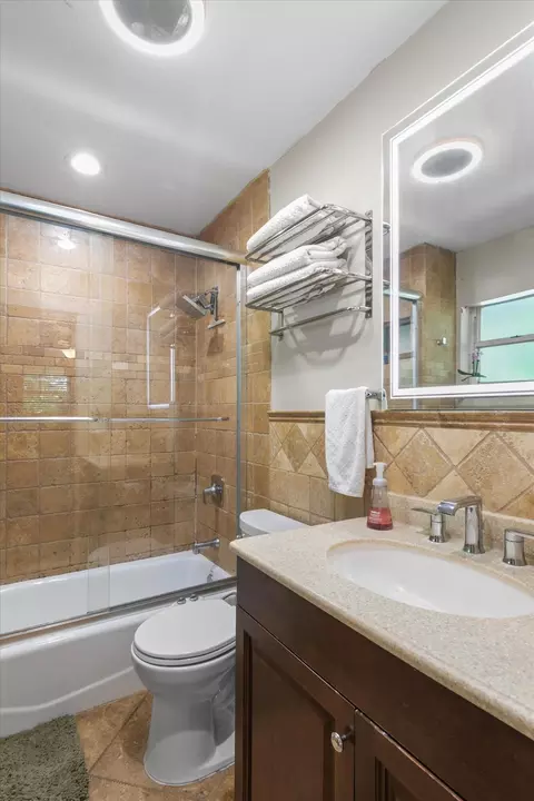 Bath - 8 Cactus Dr, Key West, FL 33040 photo 3 of 4